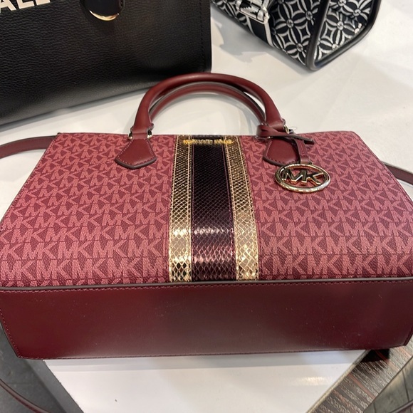 Michael Kors Sheila Medium Signature Logo and Metallic Satchel Crossbody CZ NWT - Picture 8 of 16